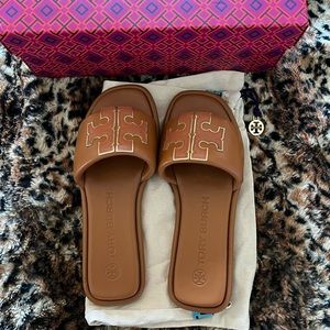 TORY BURCH
Double T Leather Medallion Slide Sandals